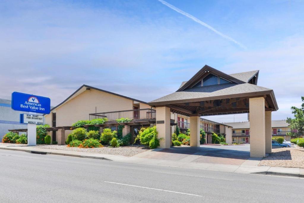 Days Inn By Wyndham Albuquerque Northeast Exterior foto