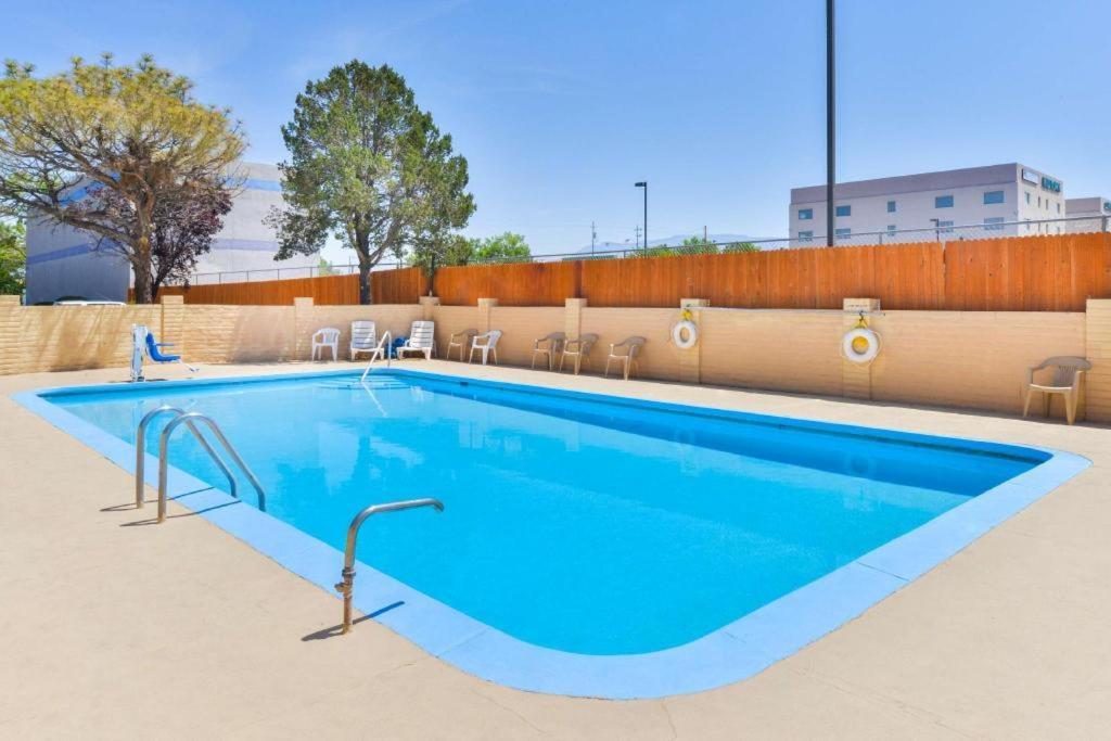 Days Inn By Wyndham Albuquerque Northeast Exterior foto